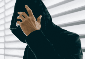 스토킹이나 강력범죄 위협에 직원들이나 가족을 보호하고 싶어요